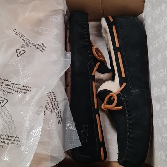 UGG Dakota Women's Slipper - Picture 5 of 5